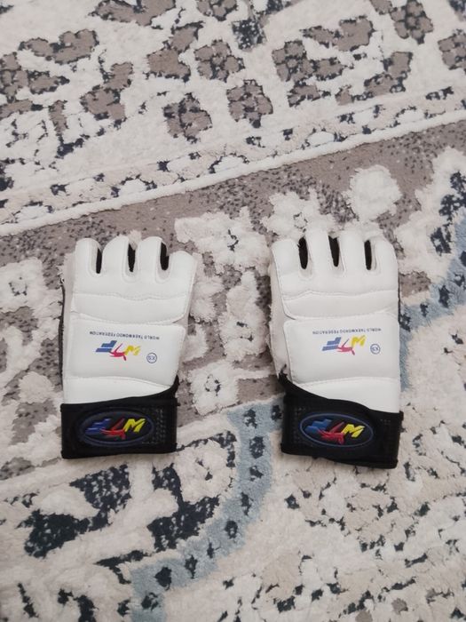 Футы и перчатки комплект