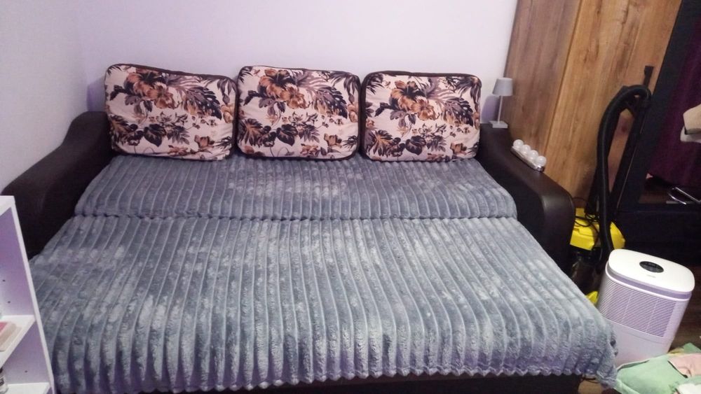 Vand canapea,are latimea de 1500 si lungimea 1900