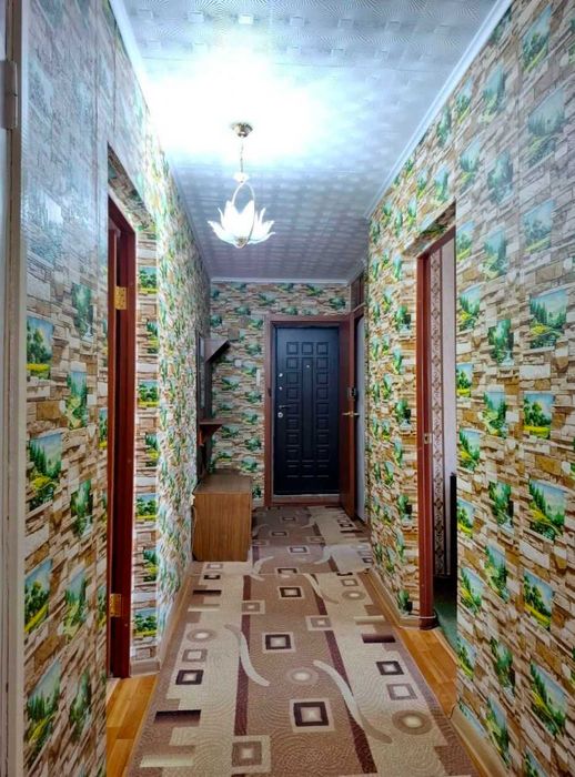 В продаже 4-комнатная квартира.