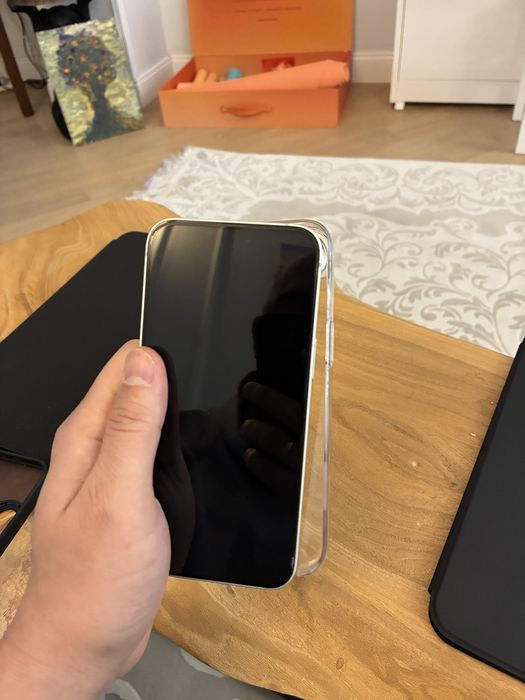 Iphone 16 е 16е 128