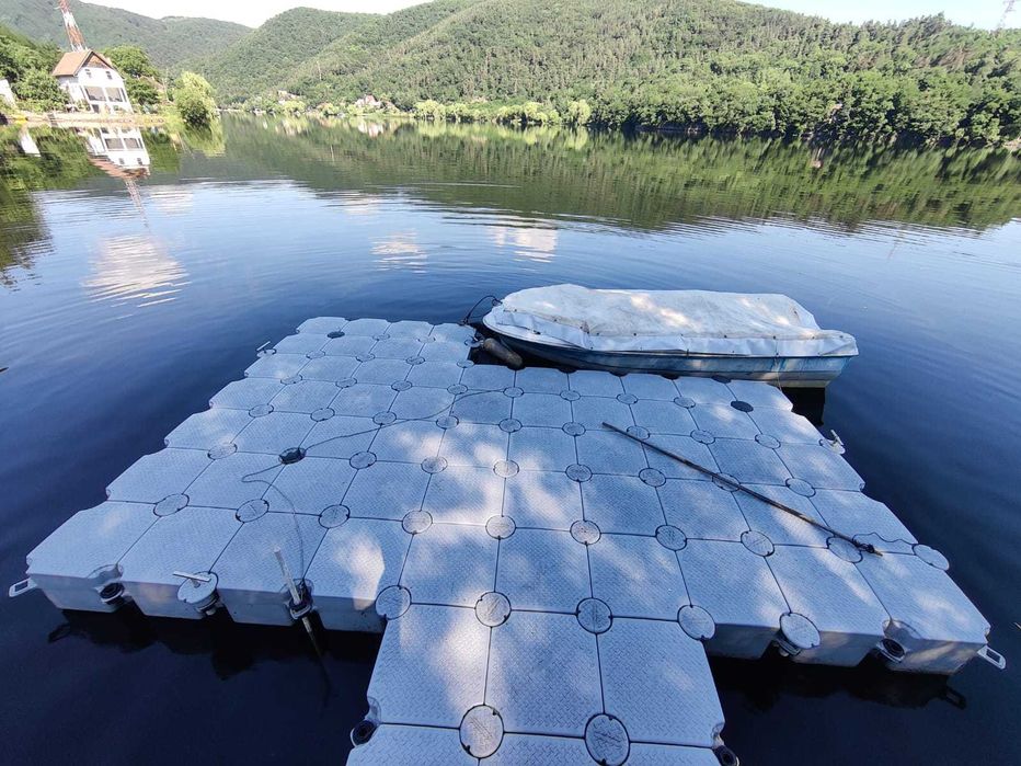 Ponton modular dedicat centrelor de inchiriat caiace, paddle