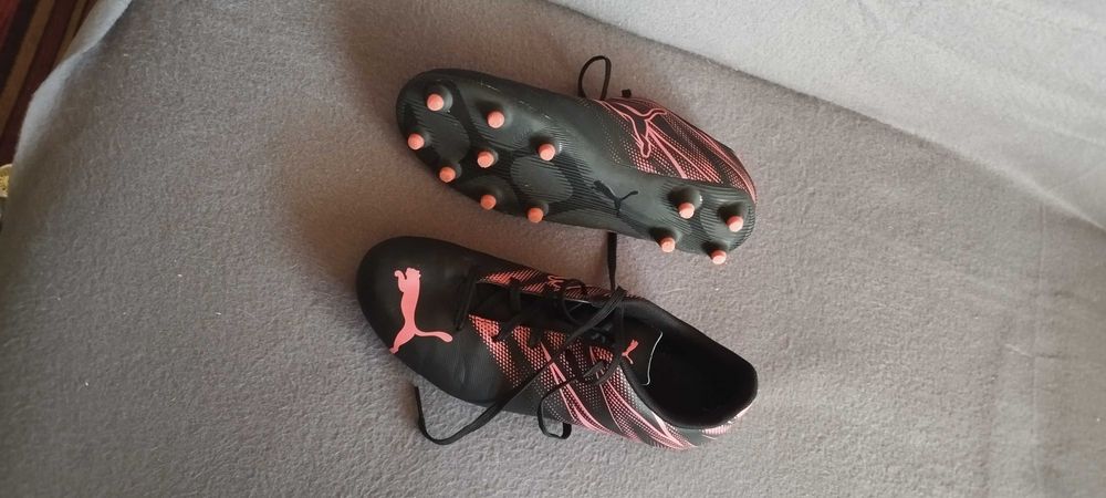 Футболни бутонки размер  38.5