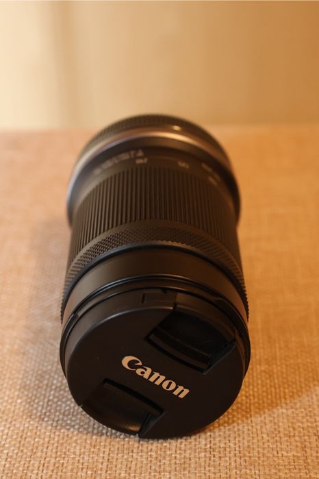 Canon RF-S 55–210mm f/5–7.1 IS STM – като нов, неползван