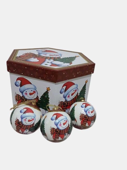 Archa bezaklari (shariklar/girilyata/qorbobo qalpoqchalar)