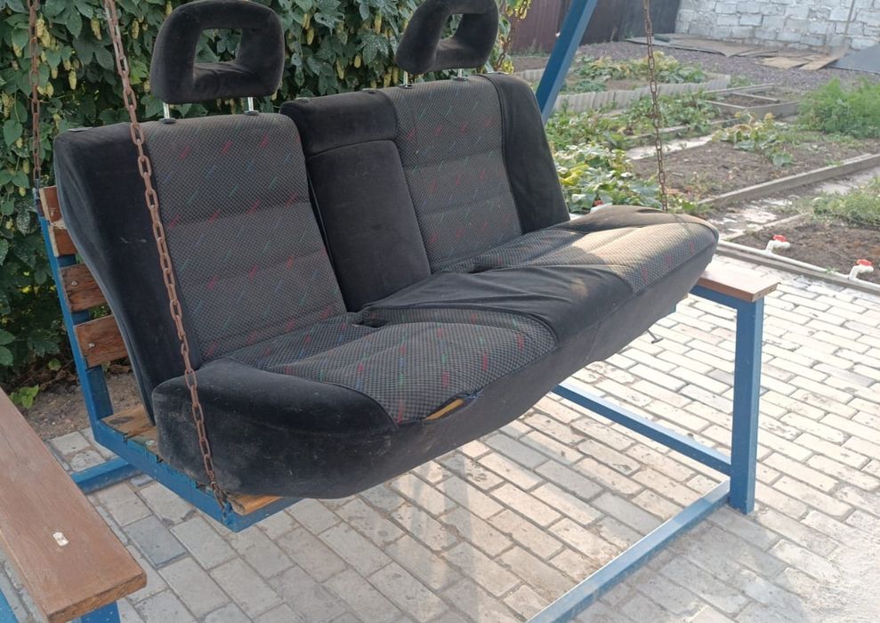 Продам заднее сиденье на опель омега Б