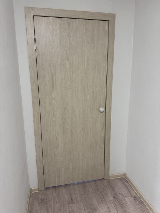 Продам межкомнатные двери в зал