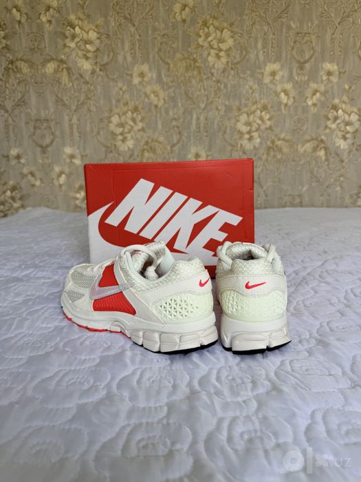 Nike Zoom Vomero 5 Красные Оригинал 38