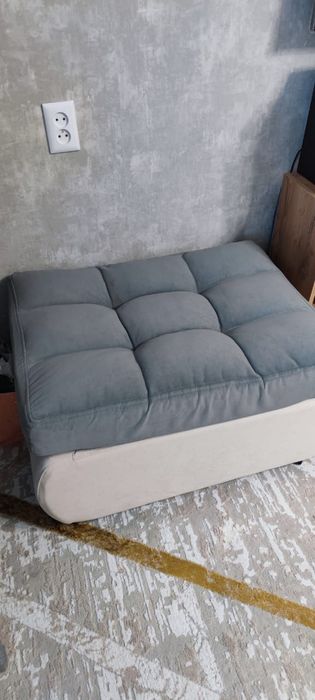 Продаётся диван.