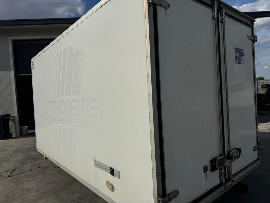 Vând cub frigorific Carrier V500 pentru Iveco