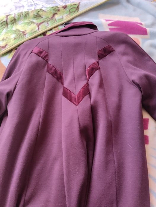 Продам пальто демисезонное