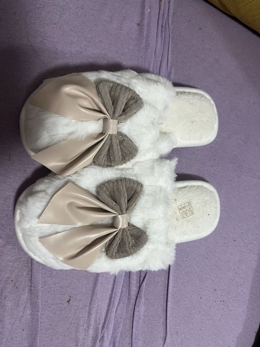 Продавам пухкави чехли РАЗМЕР:39-41