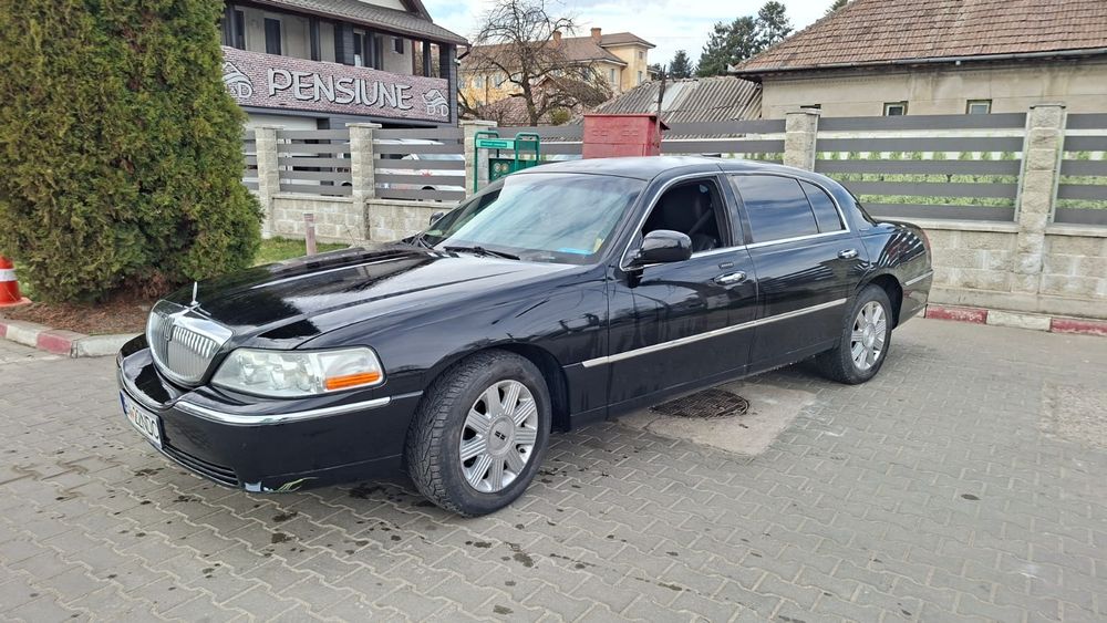 2011 Lincoln Town Car Executive L