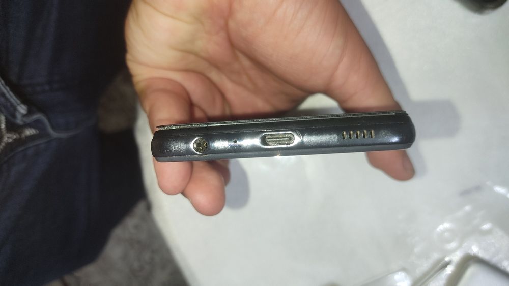 Samsung A32 4/128 Gb oynasi singan