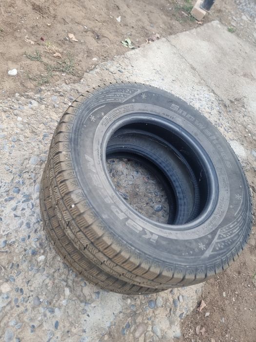 Продам зимные  шины почти новый