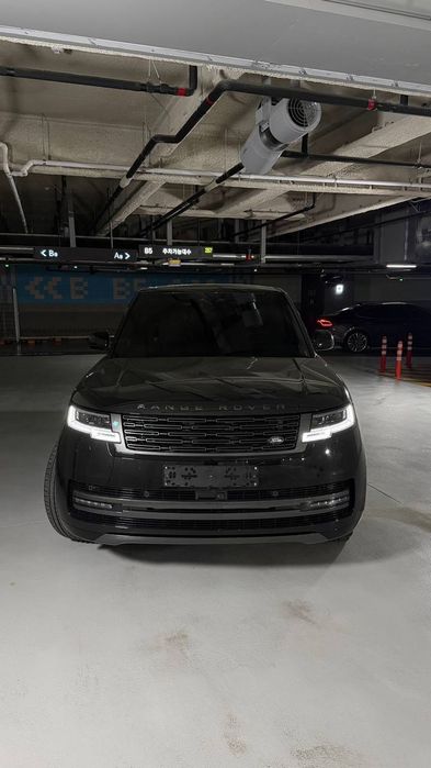 Range Rover P530 LWB  5 seats