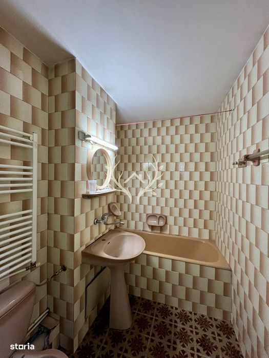 Apartament cu 3 camere, pregatit pentru renovare in Zorilor