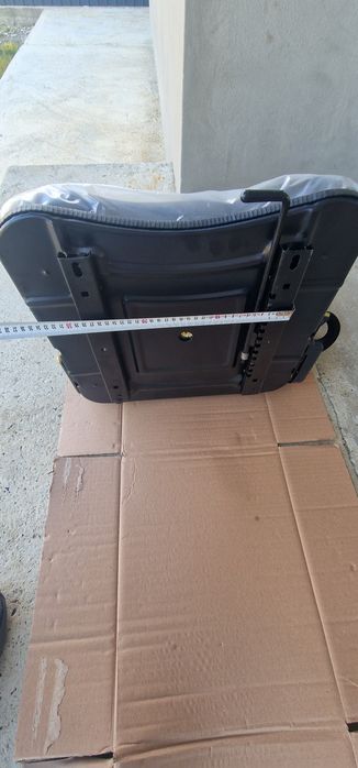 Scaun stivuitor macara manitou reglabil cu mânere pret 499 lei se poate trimite prin curier rapid în toată tara