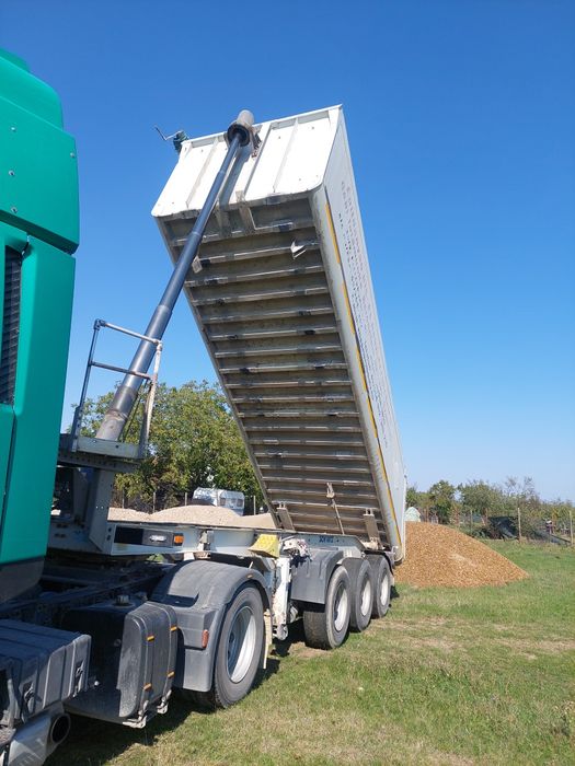 Vând semiremorca Schmitz