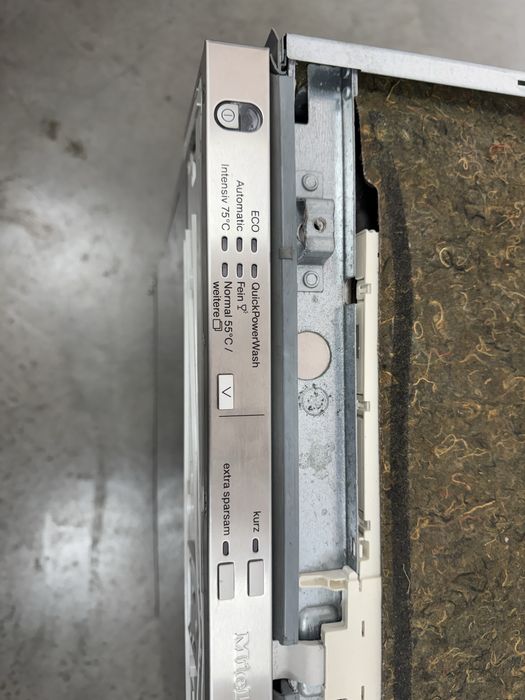 Съдомиялна за вграждане MIELE 60см Автоматично отвяряне