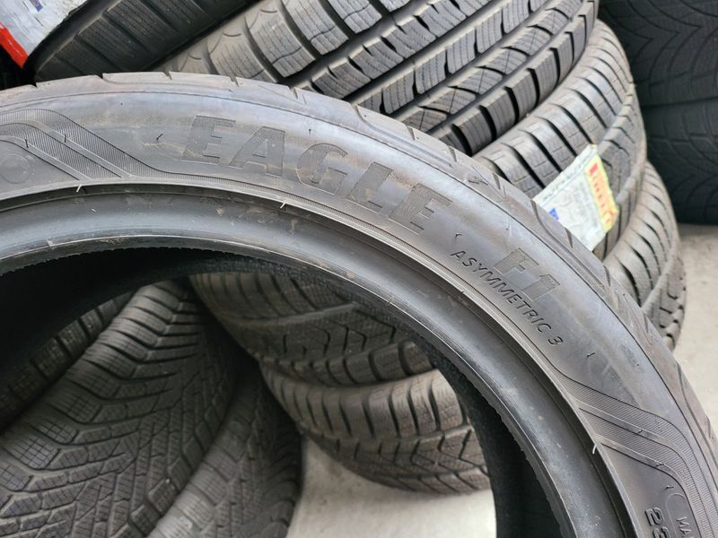 235/45/18 GOODYEAR 4бр