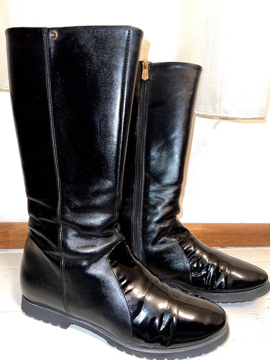 Cizme negre de piele