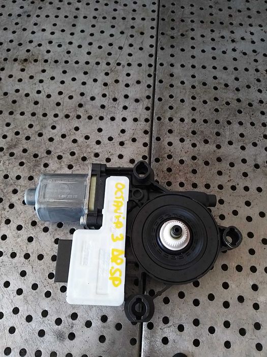 Motoras macara dreapta spate skoda octavia 3 5e 0130822724 5q0959812a