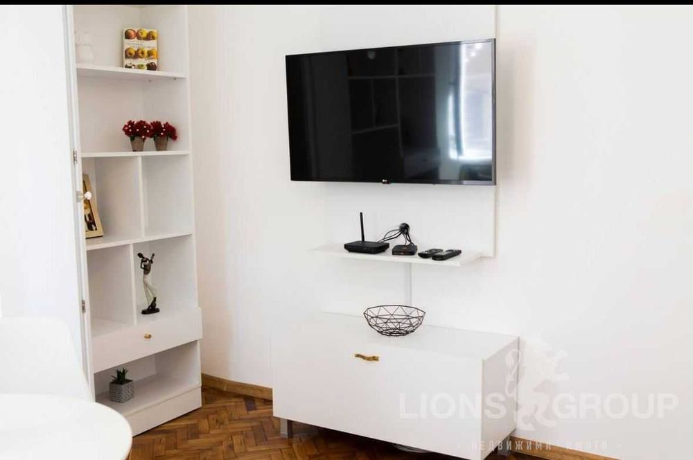 Дава се под наем Двустаен апартамент в Варна, Център - 55 кв.м за 550.8 € - Снимка #4