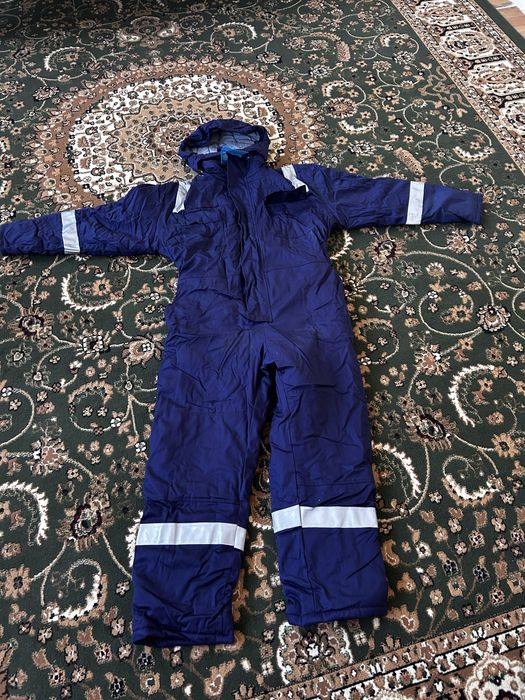 Продам спец одежду (новая)