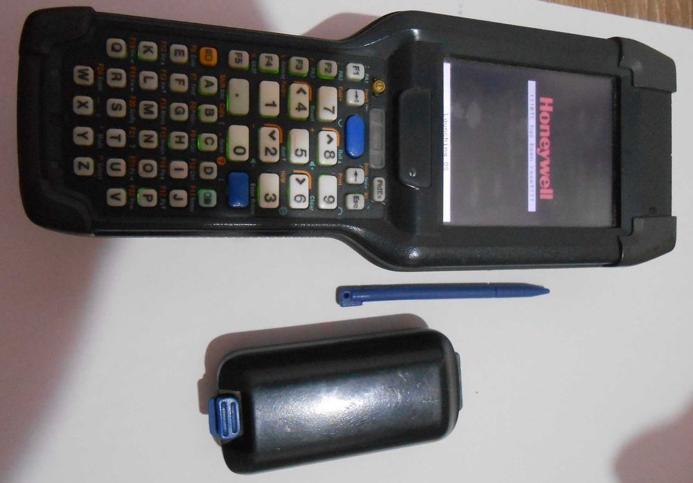 Terminalul mobil Honeywell CK3X, cititor coduri