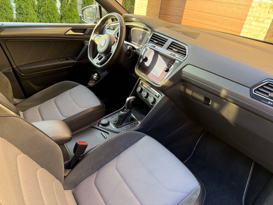 VW Tiguan 2019 all space 7 locuri R Line 2.0L TSI 220 CP benzina 4x4