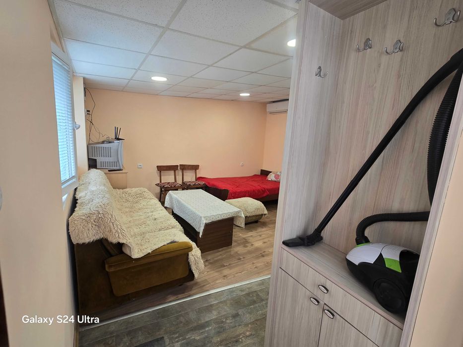 Дава се под наем Едностаен апартамент в Велико Търново, Акация - 28 кв.м за 178.5 € - Снимка #1