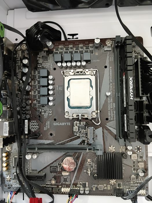 Продам комплект на Core i3 12100f