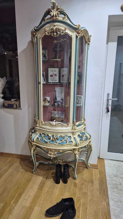 Vitrină în stil baroc venețian