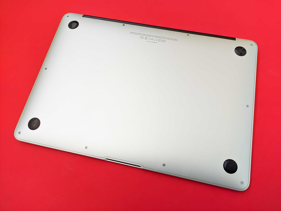 MacBook Air 13 A1466 240GB | 82% Батерия |  4GB RAM | Ventura