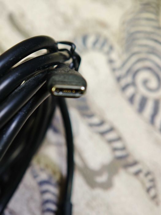 Безжично Магнитно зарядно за GSM Бързо 20 watts Belkin Wireless charger stand