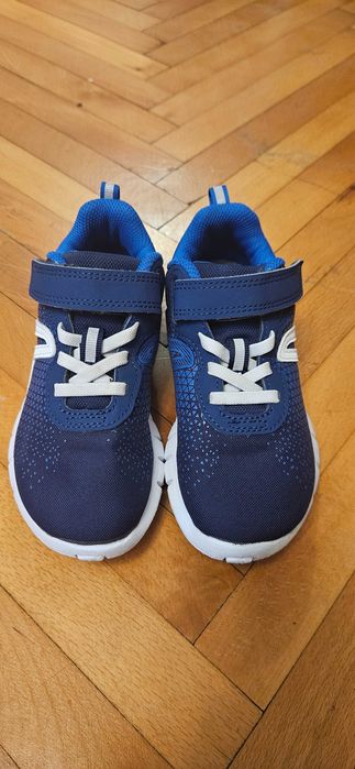 Adidasi Decathlon/ Newfeel cu arici - marimea 28