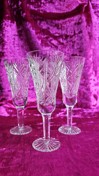 Фужеры ,количество на фотографии