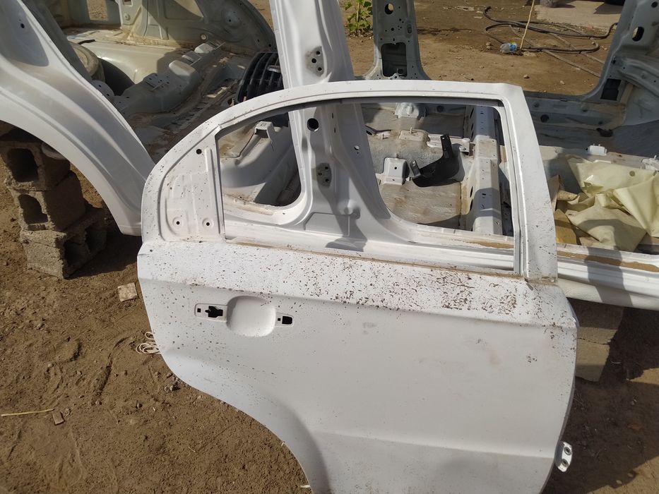 Nexia 3 kuzov sotiladi