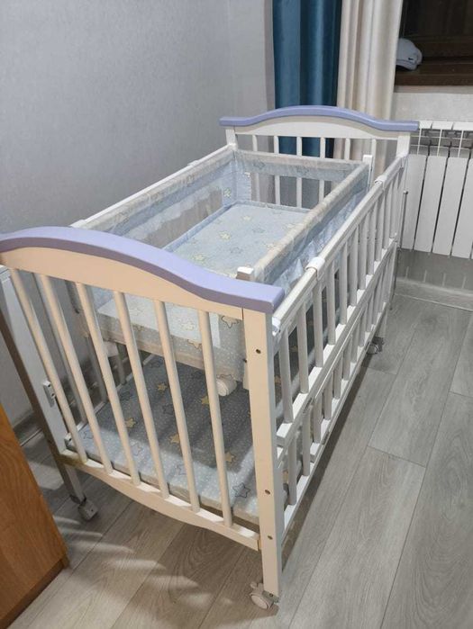 Детская кроватка с люлькой