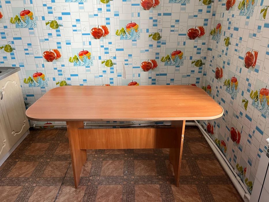 стол ,кухонный стол, үстел