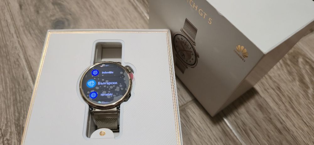 Huawei watch gt 5 gold 41mm.