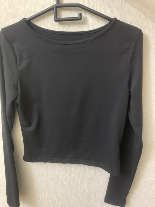 Черный лонгслив