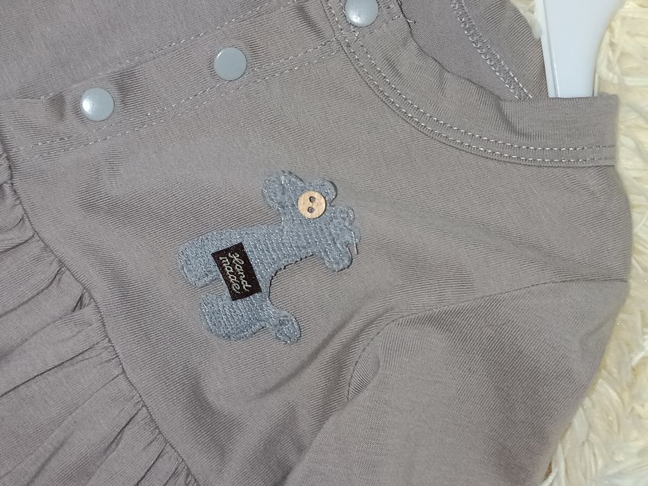 Продам платье на девочку бренда Vauva