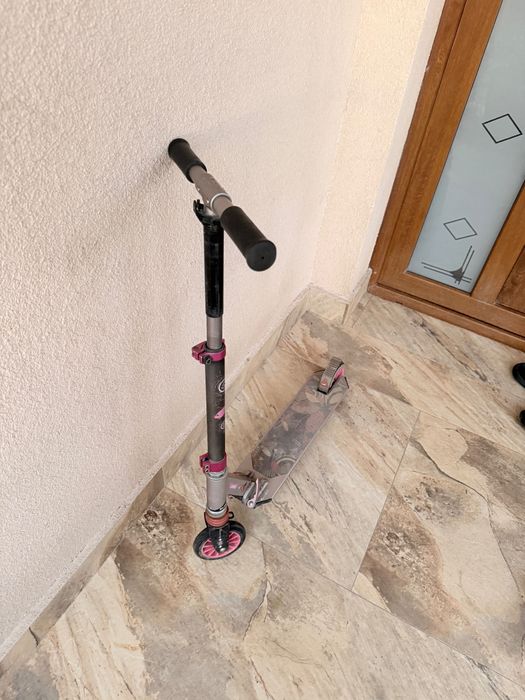 Vând 2 trotinete 80 lei
