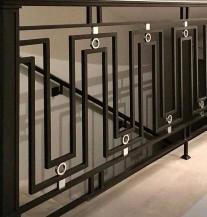 Перила лестнице козырьки