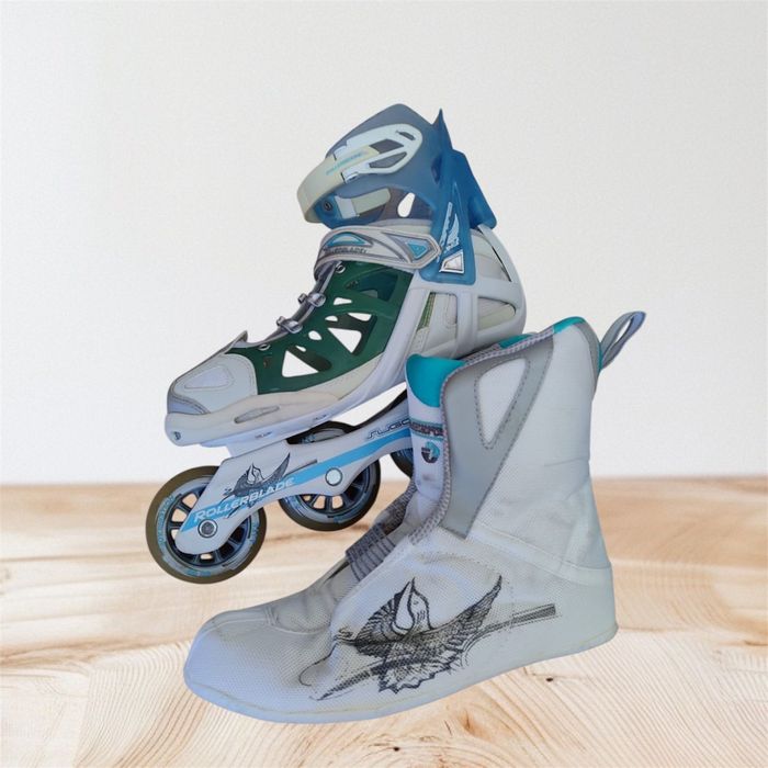 Роликовые коньки