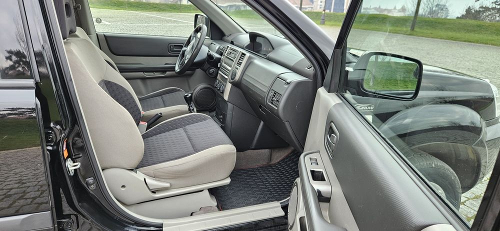 Nissan X-Trail 4x4 la Buton