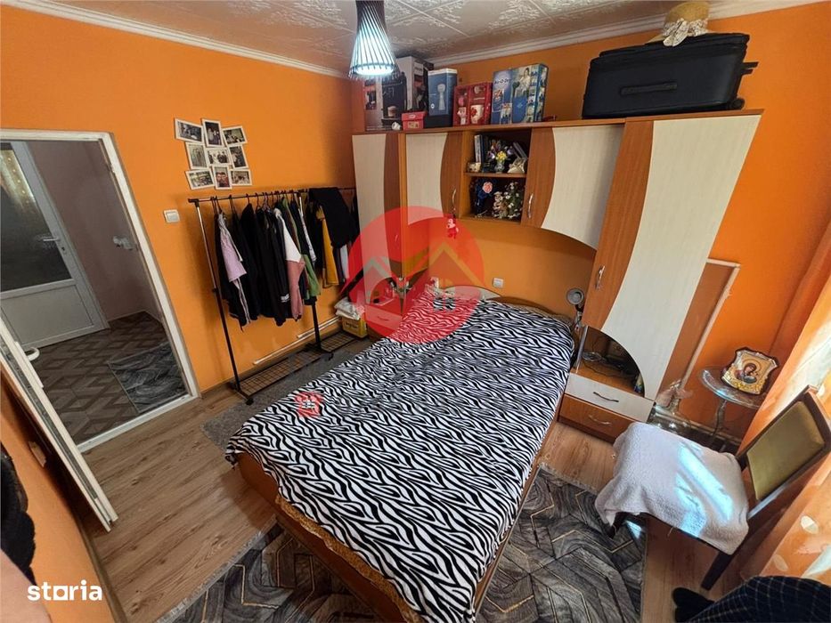 Ap. 4 camere Vest, etaj 2, mobilat, centrala pe gaz, 67 mp