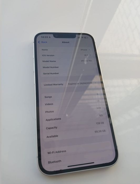 Продам iPhone 16e 128 GB