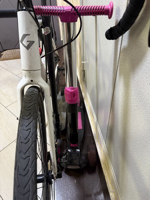 Самокат розовый детский